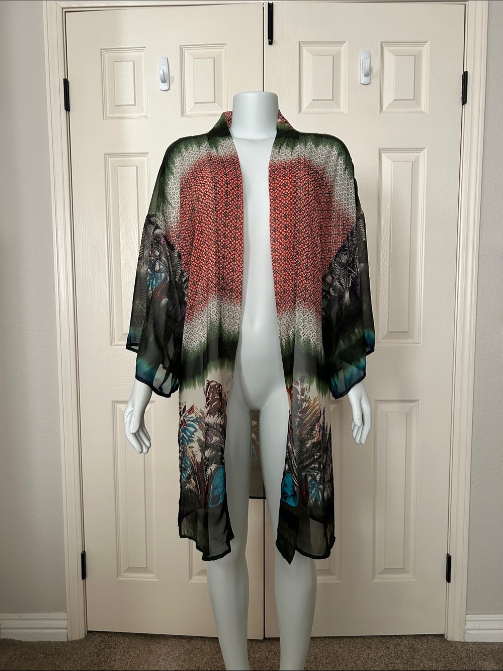 ILLA ILLA brand “nwt” kimono sz:small cute